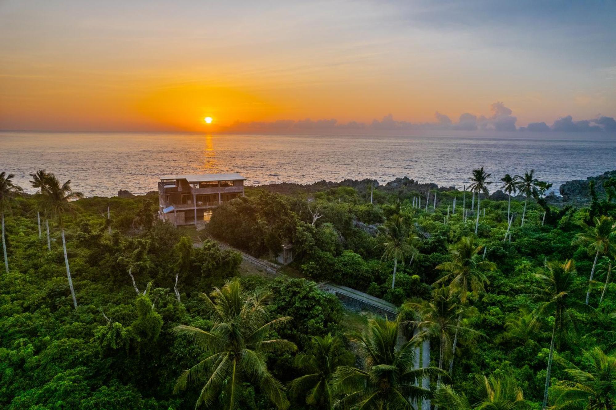 Izustarri Burgos (Siargao)